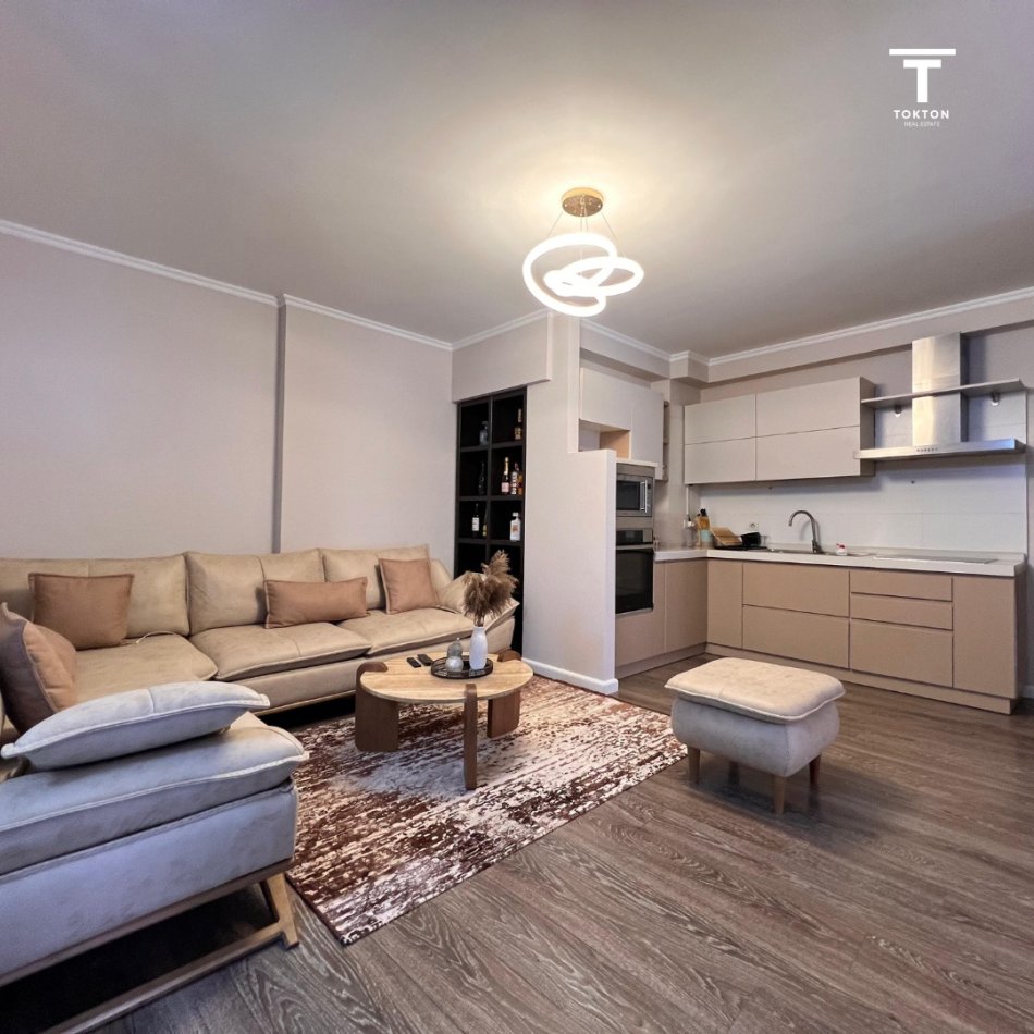 Tirane, shitet apartament 2+1, Kati 7, 94 m² 200,000 € (Xhamllik, Tiranë,TT 828)