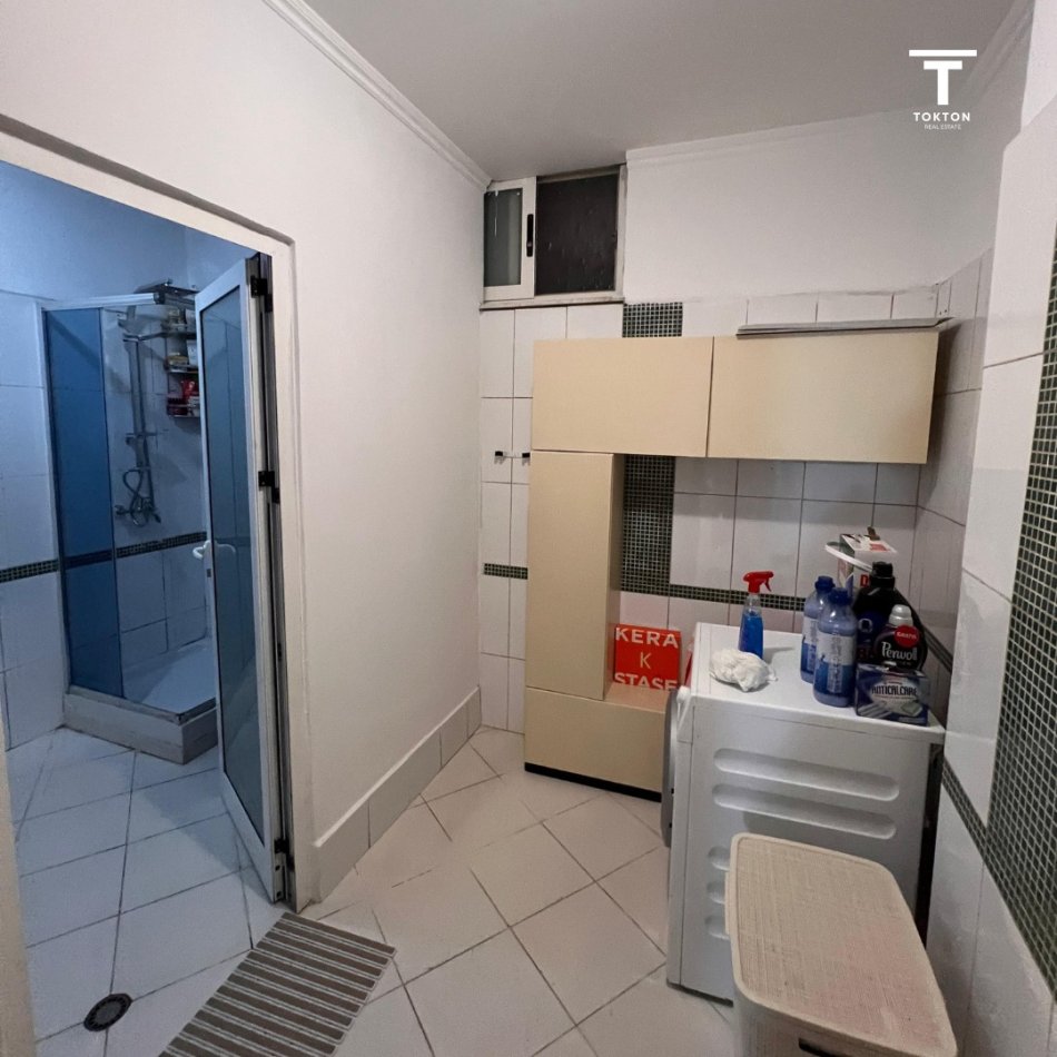 Tirane, shitet apartament 2+1, Kati 7, 94 m² 200,000 € (Xhamllik, Tiranë,TT 828)