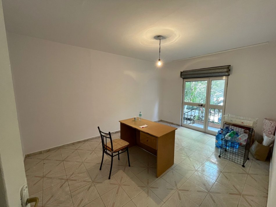 Tirane, shes apartament 2+1, Kati 1, 78 m² 115,000 € (tirane e re)