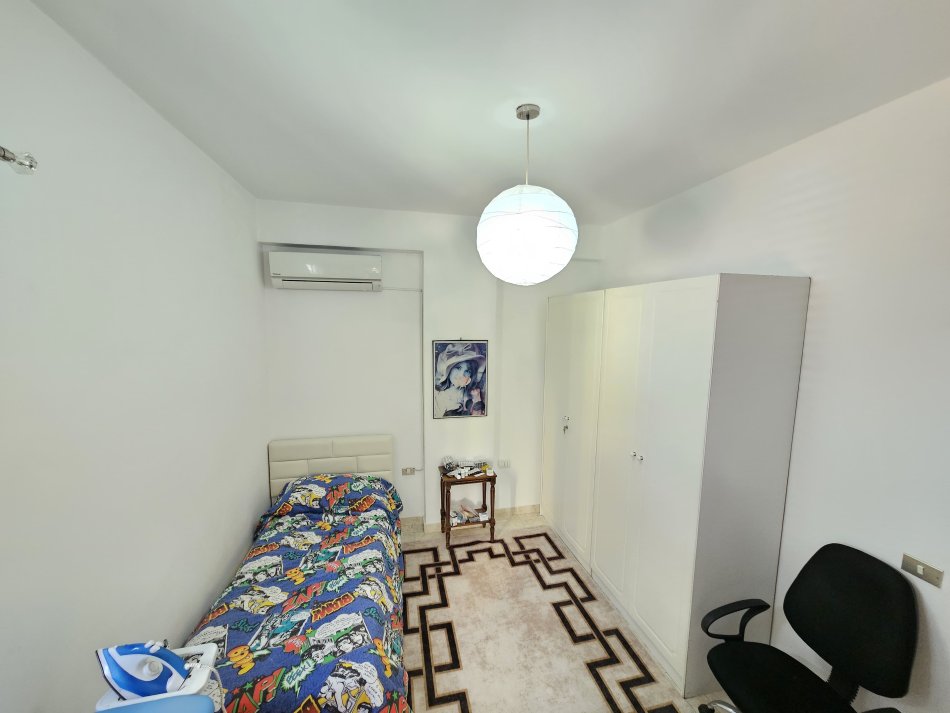 Tirane, jepet me qera apartament 3+1+Aneks+Ballkon, Kati 3, 140 m² 650 € (Ambasada Gjermane)