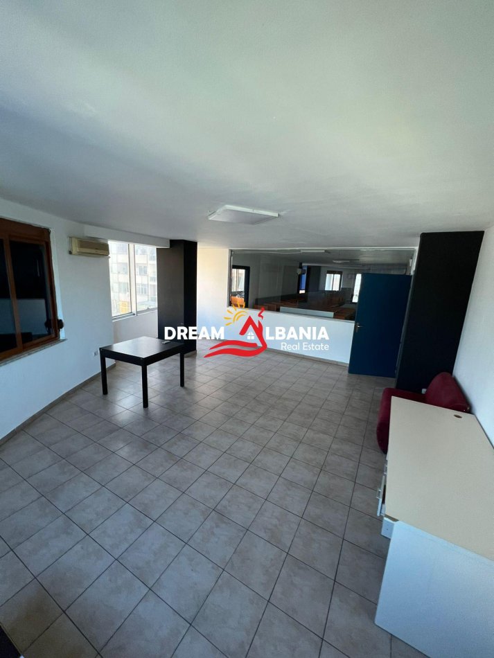 Tirane, jepet me qera ambjent biznesi , Kati 4, 150 m² 1,500 € 