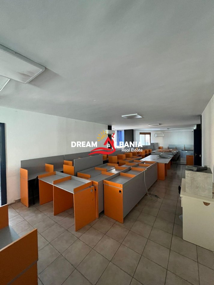 Tirane, jepet me qera ambjent biznesi , Kati 4, 150 m² 1,500 € 