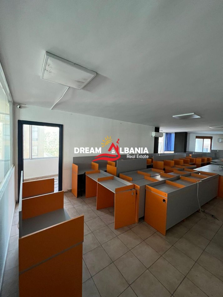 Tirane, jepet me qera ambjent biznesi , Kati 4, 150 m² 1,500 € 