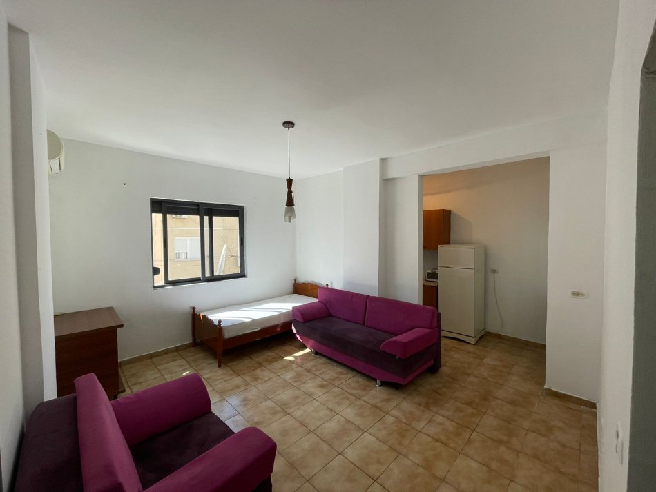 Tirane, shitet garsonier 1+1, Kati 3, 44 m² 65,000 € (RRUGA E KAVEJES)