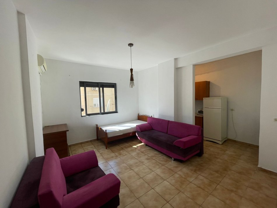 Tirane, shitet garsonier 1+1, Kati 3, 44 m² 65,000 € (RRUGA E KAVEJES)