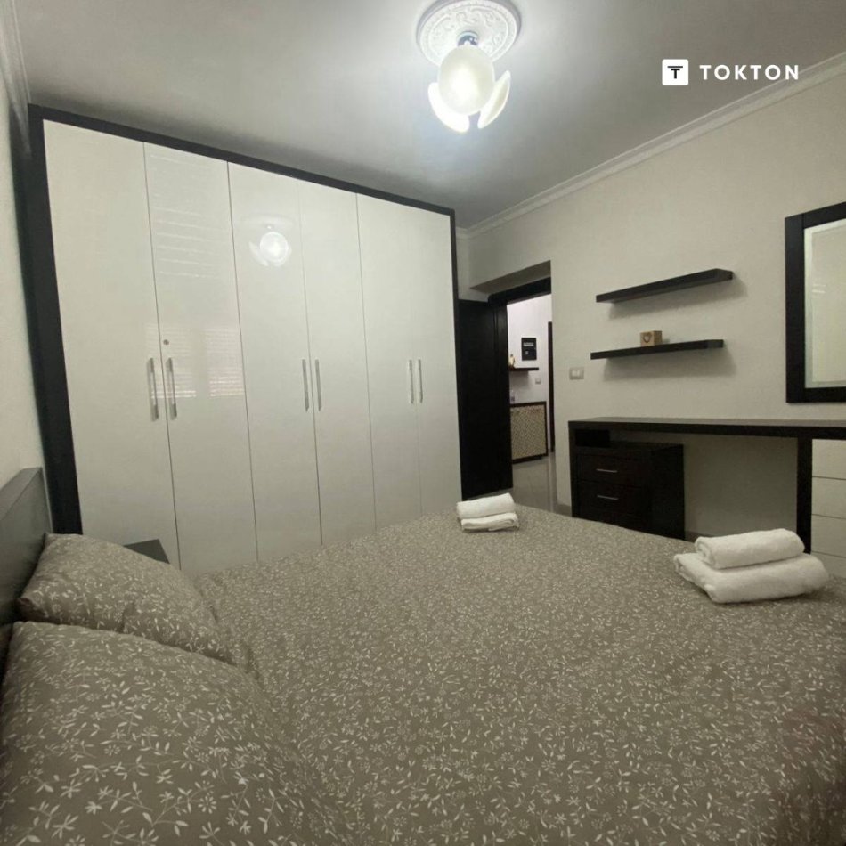 Tirane, shitet apartament 3+1, Kati 2, 90 m² 180,000 € (Pazari i ri, Qendër, Tiranë)