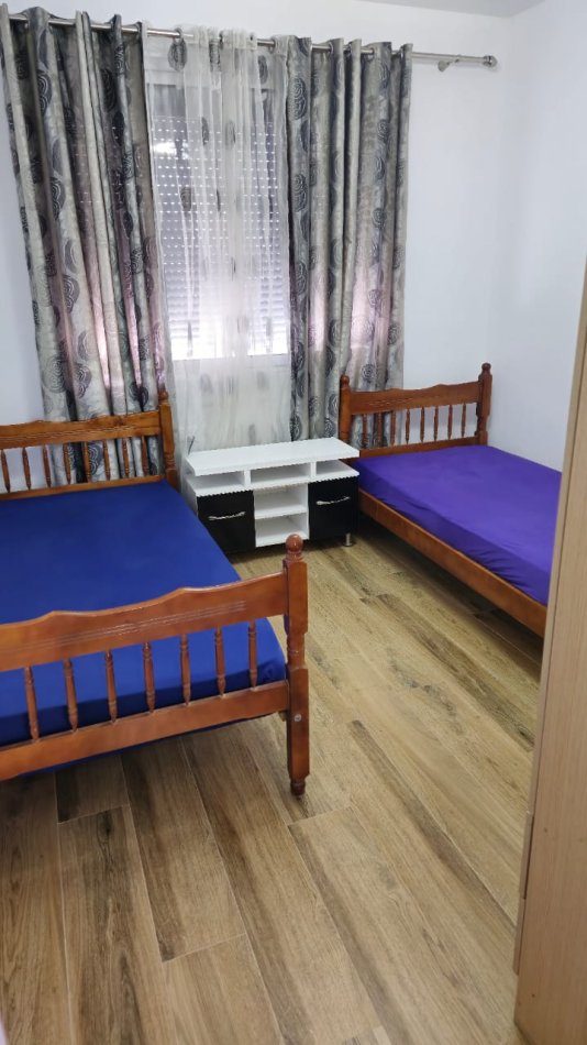 Tirane, jepet me qera apartament 2+1, Kati 4, 70 m² 500 € (Rruga Bardhyl, Tiranë) TT 857