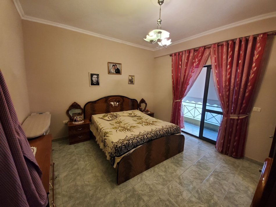 Tirane, shitet apartament 2+1+Ballkon, Kati 2, 103 m² 150,000 € (Selite)