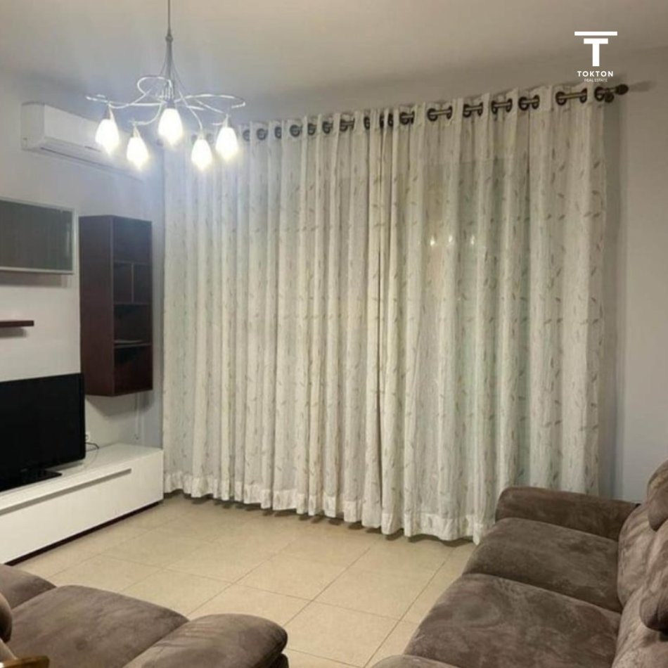Tirane, jepet me qera apartament 2+1, Kati 1, 100 m² 550 € (Rruga &quot;Hamdi Sina&quot;, LIqeni i Thatë)