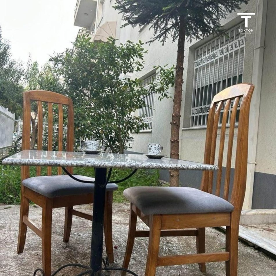 Tirane, jepet me qera apartament 2+1, Kati 1, 100 m² 550 € (Rruga &quot;Hamdi Sina&quot;, LIqeni i Thatë)