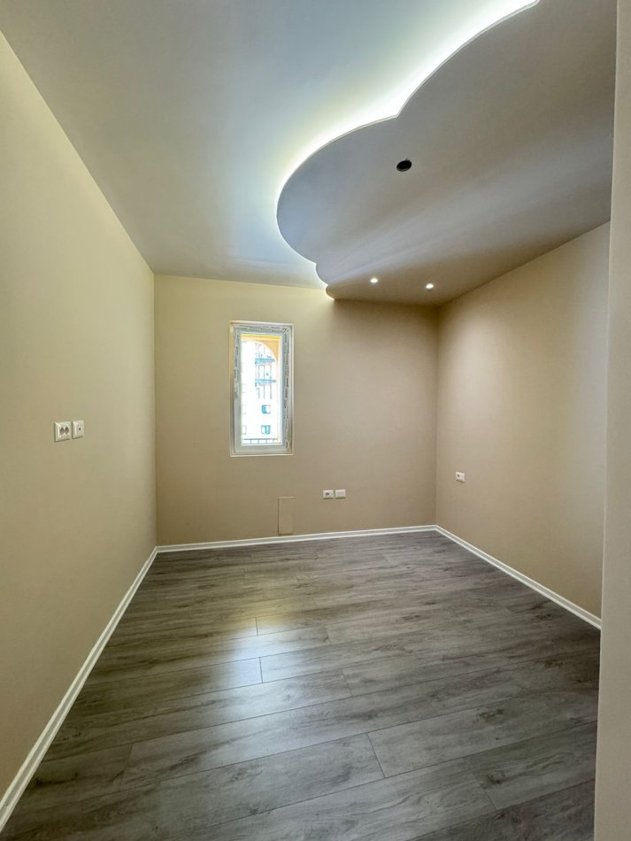 Tirane, shes apartament 3+1+Ballkon, Kati 4, 133 m² 170,000 € (YZBERISHT BULEVARDI RI KASHAR)