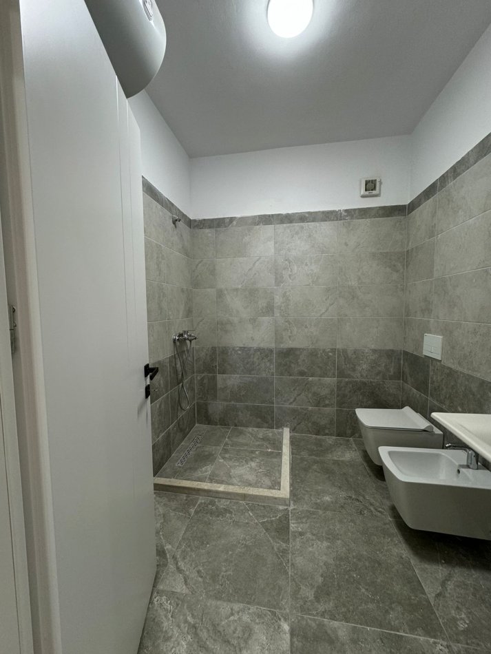Tirane, shes apartament 3+1+Ballkon, Kati 4, 133 m² 170,000 € (YZBERISHT BULEVARDI RI KASHAR)