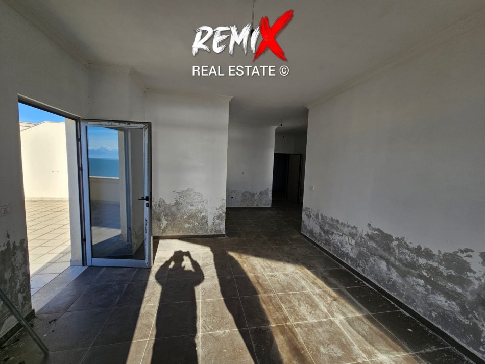 Shkembi Kavajes, shitet apartament+verande | Penthouse 1+1+Aneks+Ballkon, Kati 12, 156 m² 91.000 € (shkembi i kavajes)