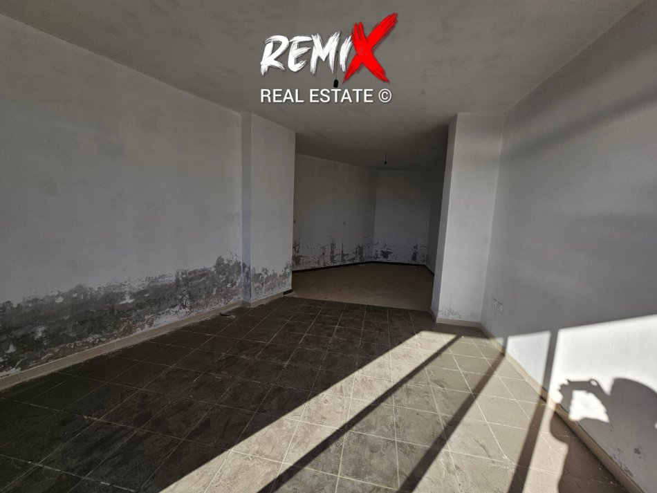 Shkembi Kavajes, shitet apartament+verande | Penthouse 1+1+Aneks+Ballkon, Kati 12, 156 m² 91.000 € (shkembi i kavajes)