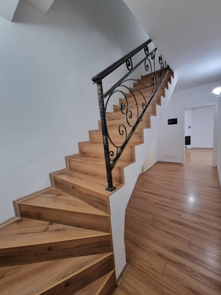 Tirane, jepet me qera apartament duplex , Kati 4, 155 m² 400 € (fresk)