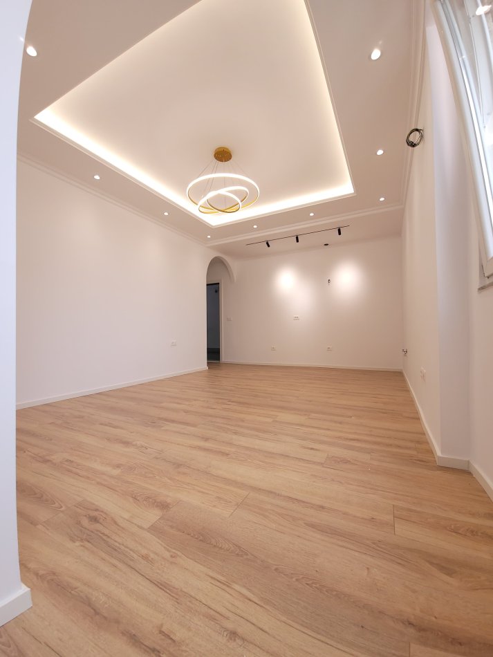 Tirane, shitet 1+1, Kati 7, 58 m² 120,000 € (Rrethrrotullimi Zogu Zi)