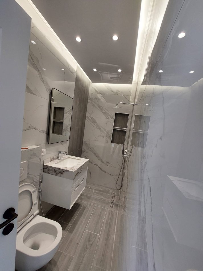 Tirane, shitet apartament 2+1+Ballkon, Kati 10, 100 m² 215,000 € (Rruga Barrikadave)