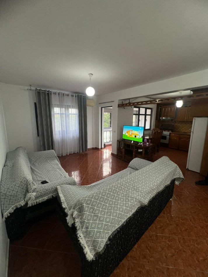 Tirane, jepet me qera apartament 2+1, Kati 2, 90 m² 350 € (te terminali {kthesa kamzes})
