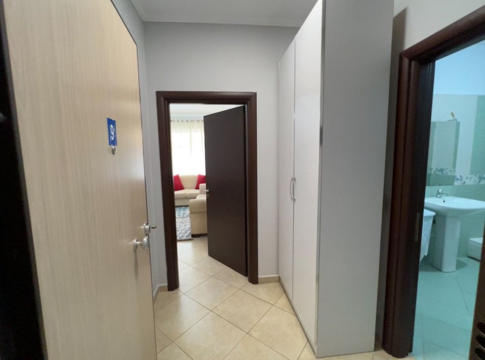 Tirane, jepet me qera apartament , Kati 2, 65 m² 400 € (don bosko)