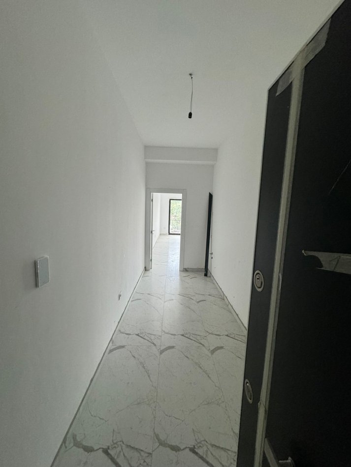 Tirane, jepet me qera apartament 3+1+Aneks+Ballkon Kati 1, 124 m² 600 € (Rruga e Dibres)