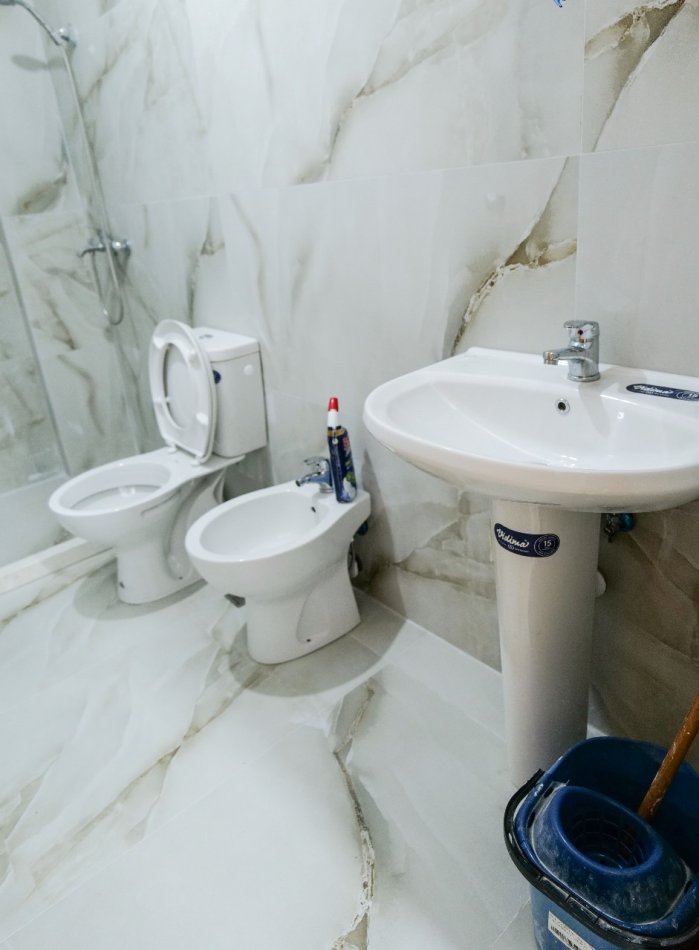 Tirane, jepet me qera apartament 1+1, Kati 1, 55 m² 320 € (Rruga Muhamed Deliu, Fresk)