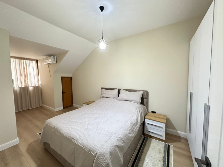 Tirane, jepet me qera apartament 1+1, Kati 4, 70 m² 550 € (Komuna e Parisit)