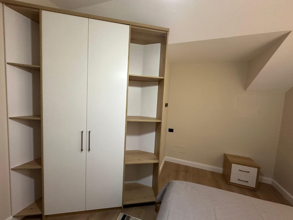 Tirane, jepet me qera apartament 2+1, Kati 4, 90 m² 600 € (Komuna e Parisit)