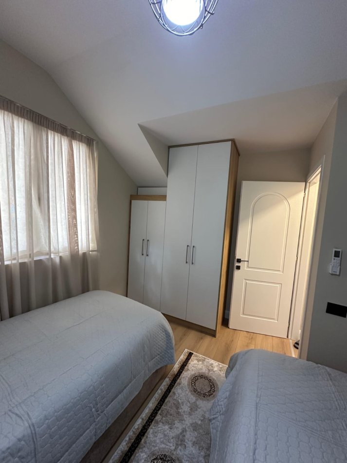 Tirane, jepet me qera apartament 2+1, Kati 4, 90 m² 600 € (Komuna e Parisit)