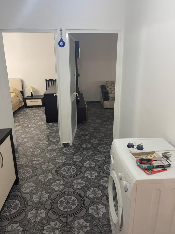 Tirane, shitet 1+1, Kati 4, 67,000 € (Kombinat)