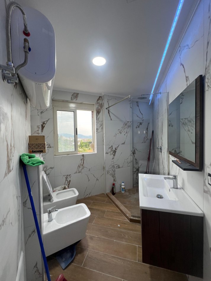 SHITET, APARTAMENT 2+1+2, RRUGA E THESARIT, FRESK, TIRANË