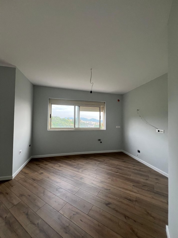 SHITET, APARTAMENT 2+1+2, RRUGA E THESARIT, FRESK, TIRANË