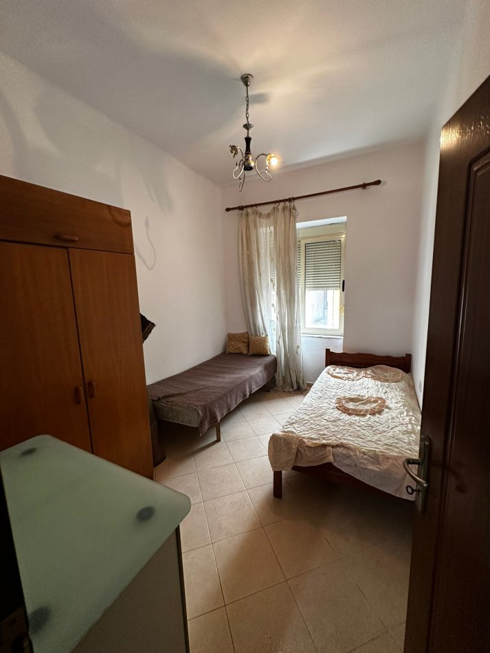 Tirane, shitet apartament 2+1, Kati 2, 65 m² 165,000 € (SHALLVARET)