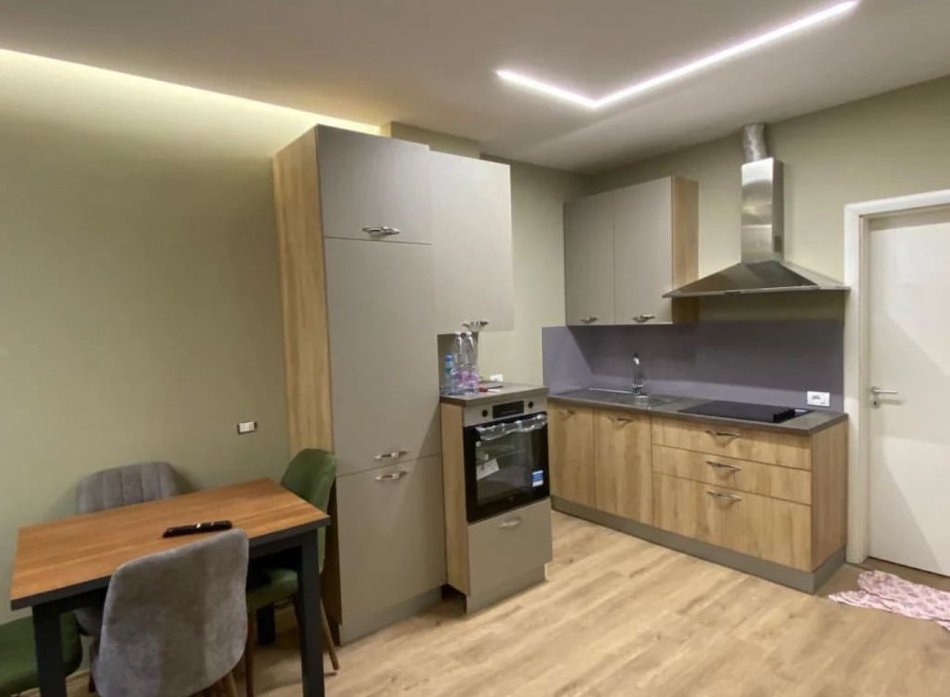 Tirane, jepet me qera apartament 1+1, Kati 3, 70 m² 350 € (rruga dalip topi)