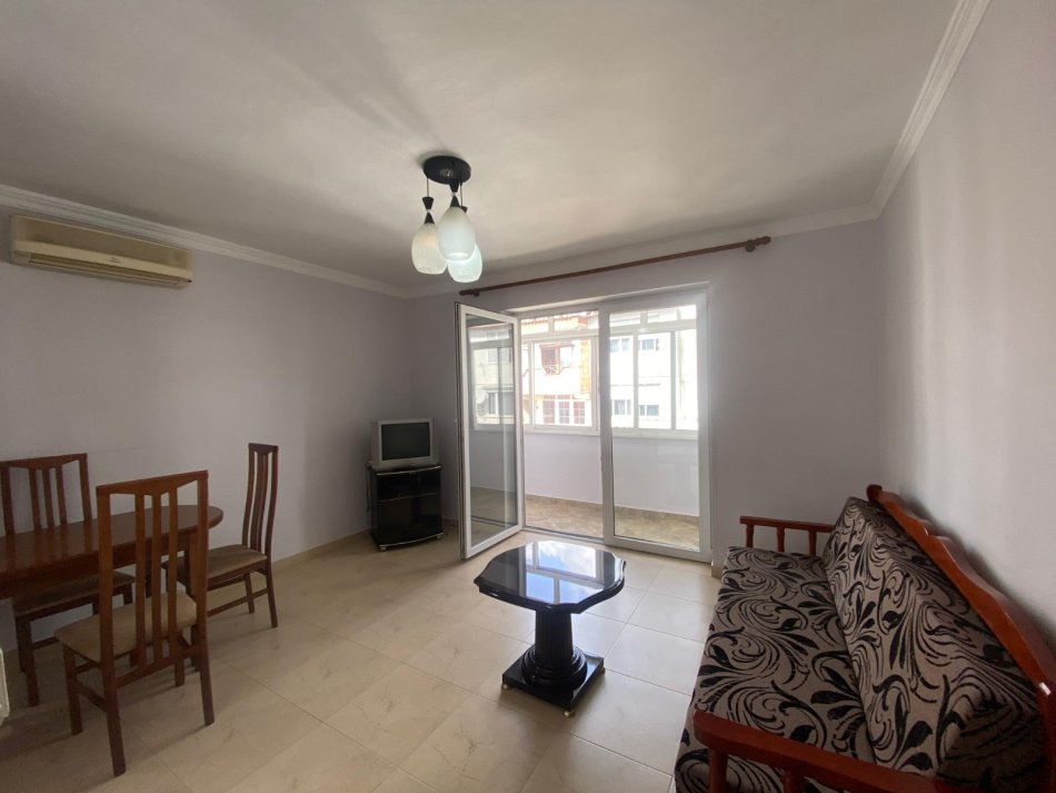 Tirane, shitet apartament 2+1 Kati 5, 81 m² 130,000 € (Rruga Qamil Guranjaku)