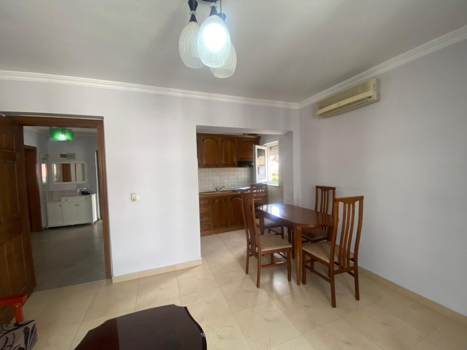 Tirane, shitet apartament 2+1 Kati 5, 81 m² 130,000 € (Rruga Qamil Guranjaku)