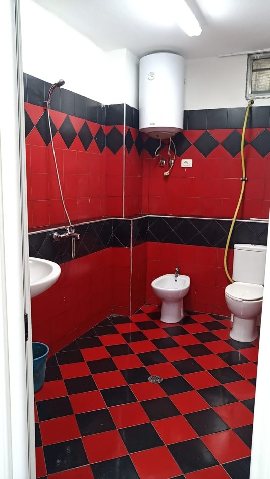 Tirane, shitet ambjent biznesi Kati 0, 110 m² 80,000 € (Irfan Tomini)