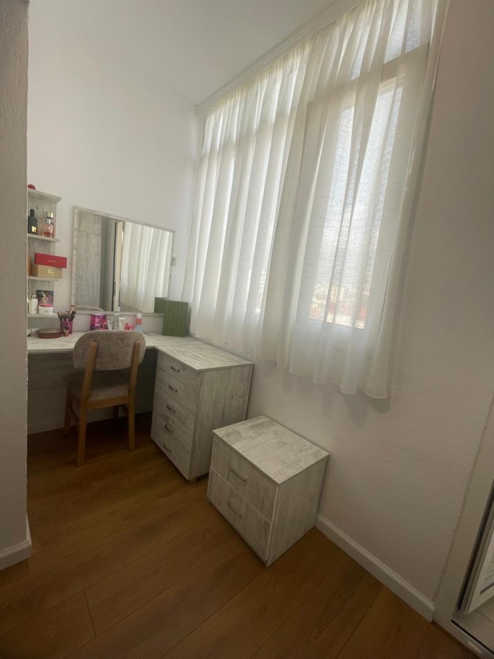 Tirane, shitet apartament 1+1 Kati 3, 71 m² 120,000 € (Xhamllik Rruga Sitki Cico)