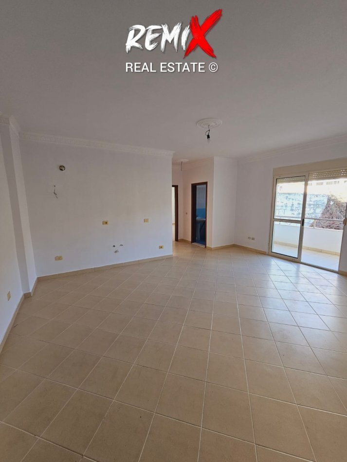 Shkembi Kavajes, shitet apartament 2+1+Ballkon Kati 4, 67,000 € 