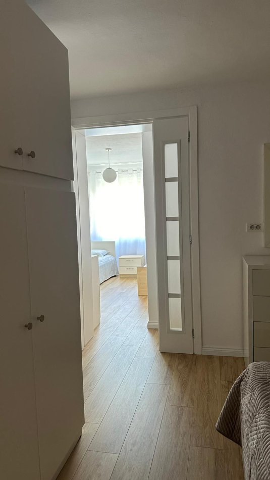 Tirane, jepet me qera apartament 2+1+Ballkon Kati 2, 100 m² 700 € (Stadiumi Dinamo)