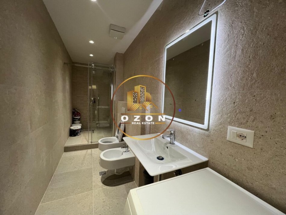 Gasoniere Moderne me Qira në Rrugën e Kavajës 500€!