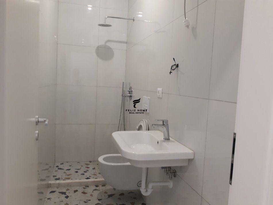 Tirane, shitet apartament 1+1+Ballkon Kati 3, 67 m² 93,000 € (ALI DEMI)