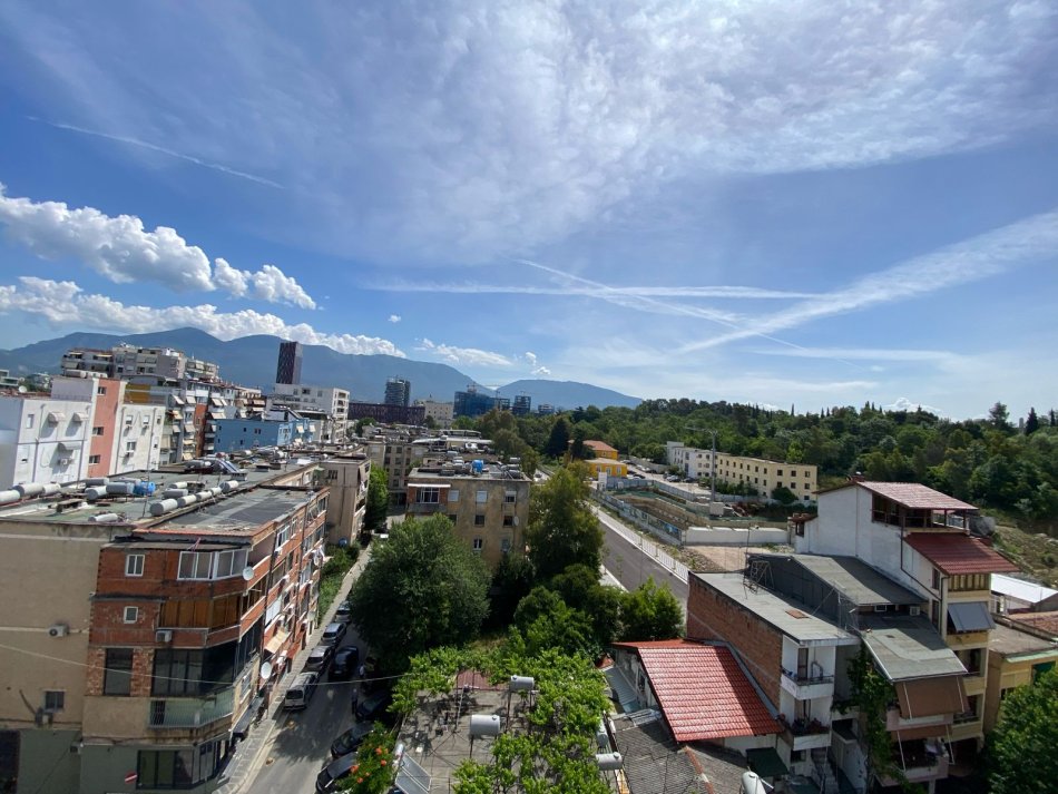 Tirane, jepet me qera apartament 3+1+Aneks+Ballkon Kati 8, 130 m² 1.100 € 
