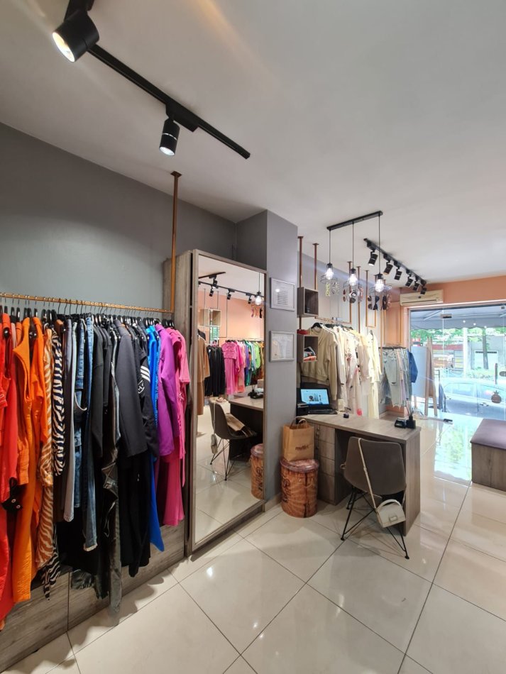 Tirane, jepet me qera dyqan Kati 0, 33 m² 800 € (RR Bardhyl)