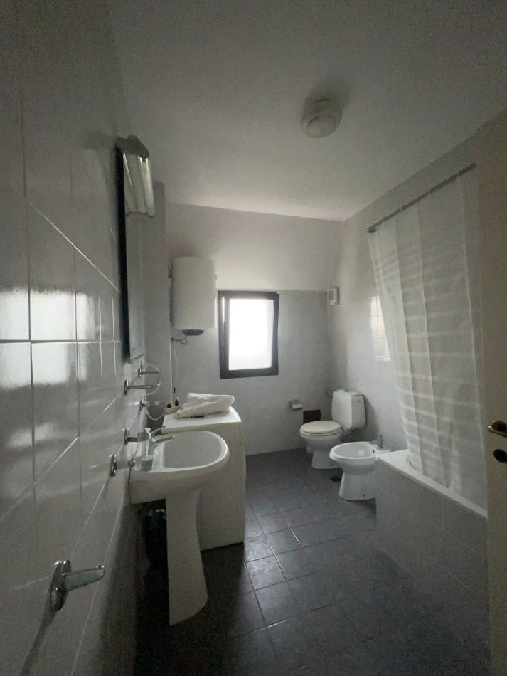 JEPET ME QIRA, APARTAMENT 2+1+2, PJESË E NJË VILE, VILAT ARABE, FRESK, TIRANË, 300 EUR/MUAJ