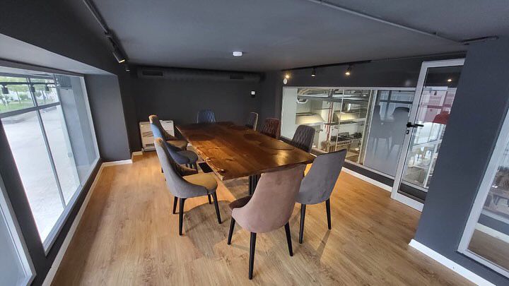 Tirane, jepet me qera lokal Kati 0, 600 m² 4.000 € (Komuna Parisit)