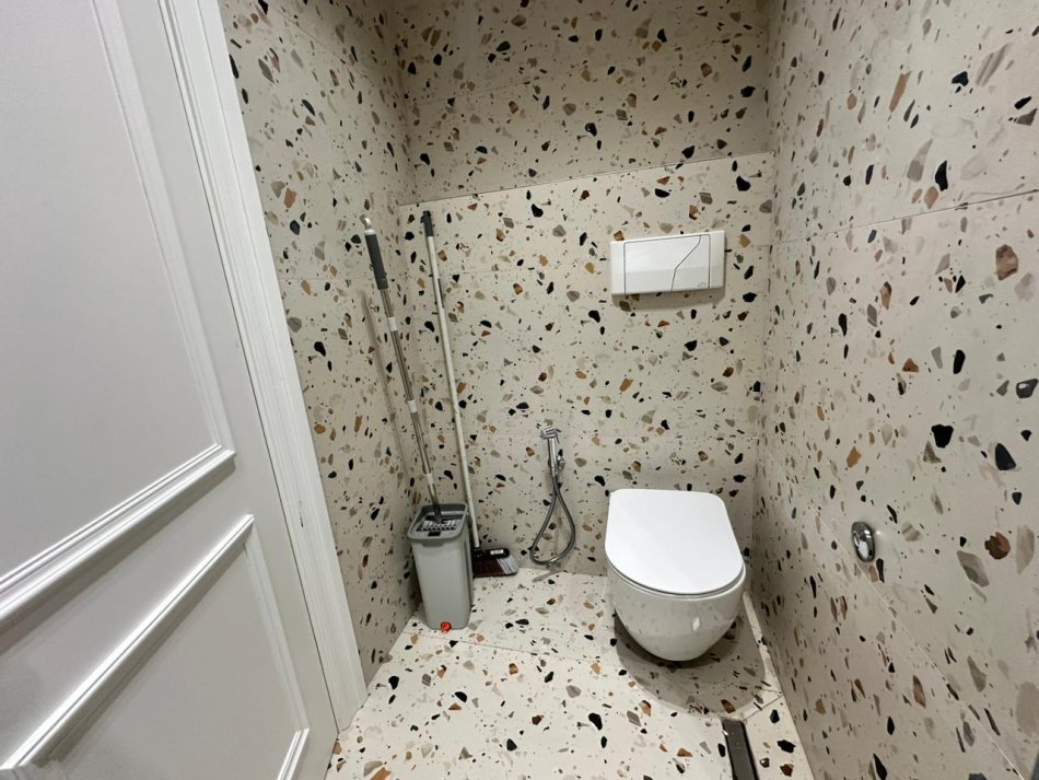 Tirane, jepet me qera apartament 2+1 Kati 4, 120 m² 2.000 € (Prane Coin)