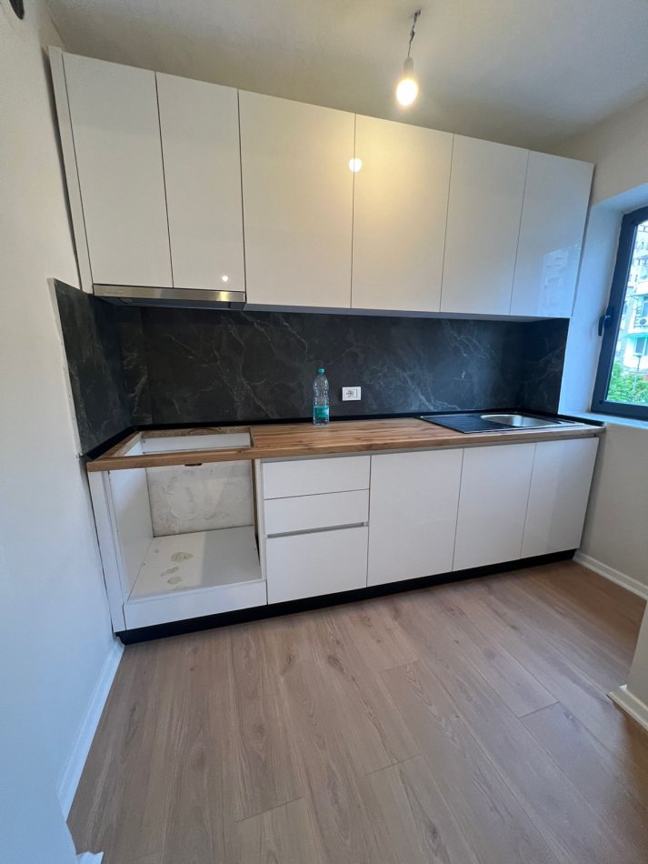 Tirane, shitet apartament 1+1+Aneks+Ballkon Kati 3, 56 m² 87.000 € (RRUGA FERIT XHAJKO)