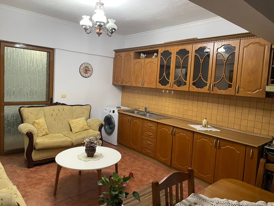 Tirane, jepet me qera apartament 2+1 Kati 7, 70 m² 420 € (Don Bosko)