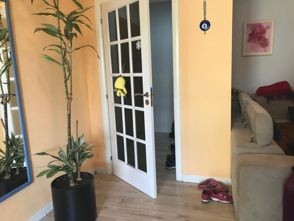 Tirane, shitet apartament 2+1+Ballkon Kati 3, 104 m² 158.000 € (Rruga Pinari)