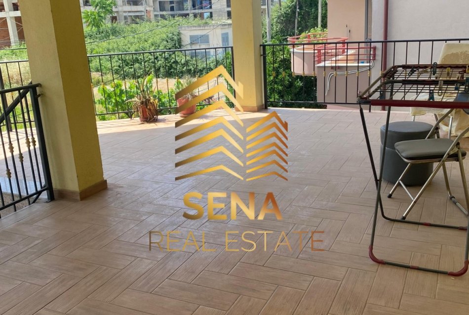Tirane, jepet me qera apartament 2+1+Ballkon Kati 3, 130 m² 375 € (Rruga Dashamir Fagu)